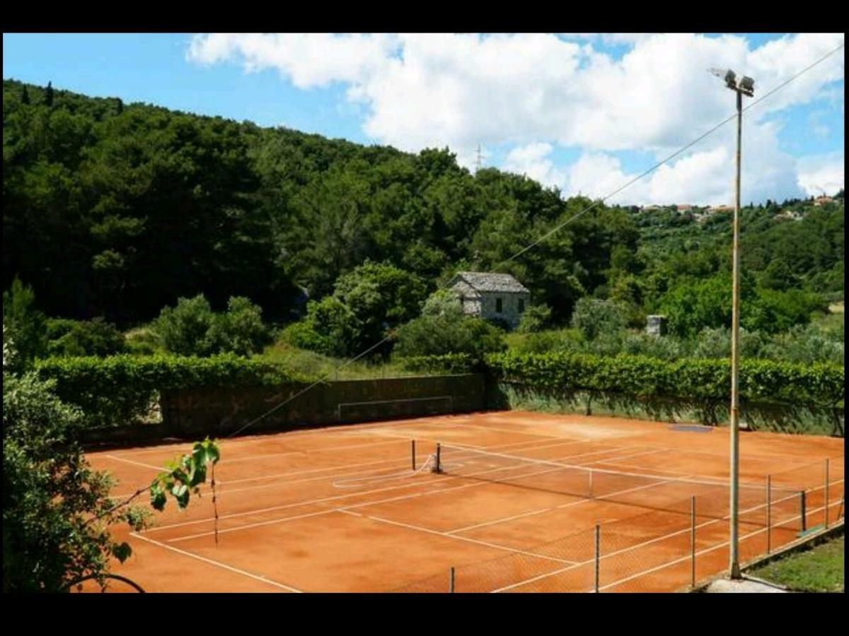 Вилла Rafa'S House Selca  Экстерьер фото